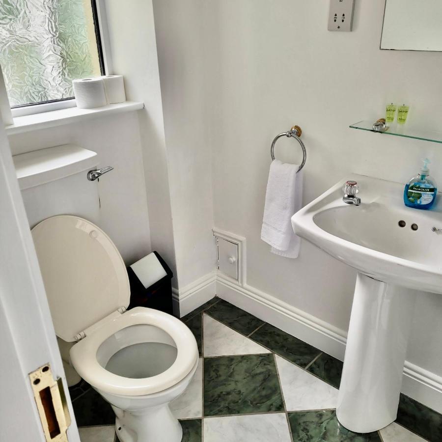 Dun Maeve Guesthouse 韦斯特波特 外观 照片